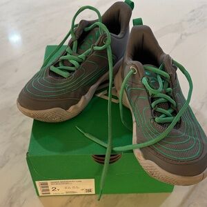 Nike Kids Sneakers Gray and Green